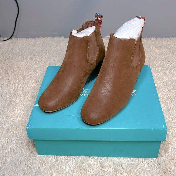 Pioneer Women Booties - Picture 1 of 7